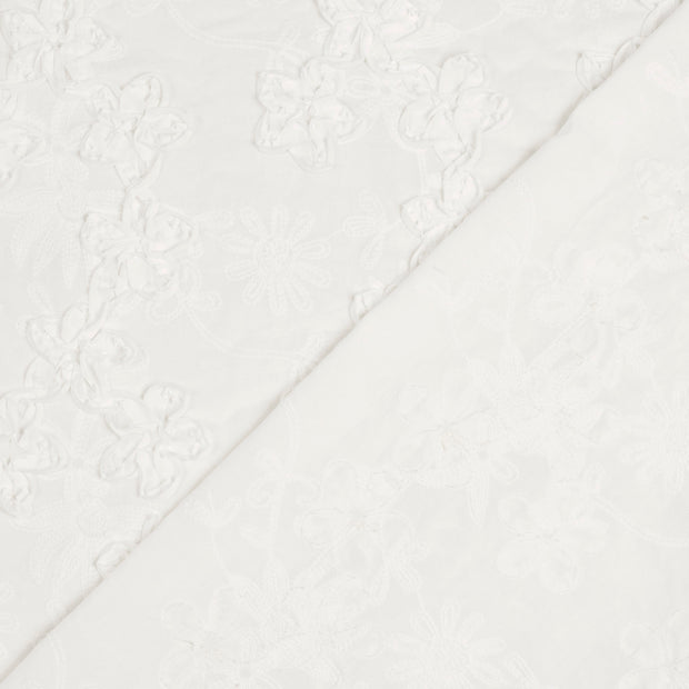  tissu fleurs brodé 