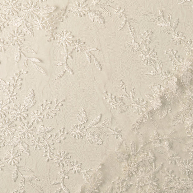 Dentelle tissu Blanc brodé avec bordure 
