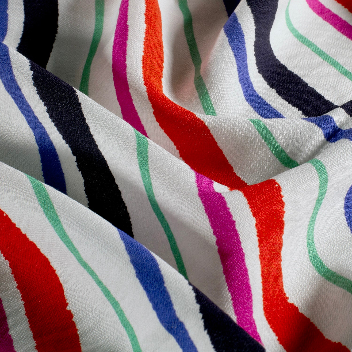 Viscose Nylon Crepe Stof Strepen Rood | Stoffen groothandel | Nooteboom ...