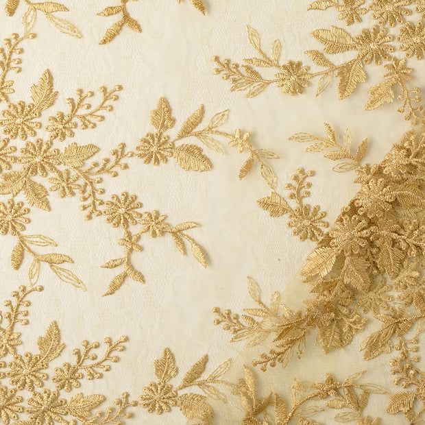 Kant stof Taupe Bruin geborduurd met border 