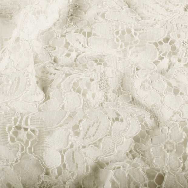 Dentelle tissu fleurs Blanc cassé