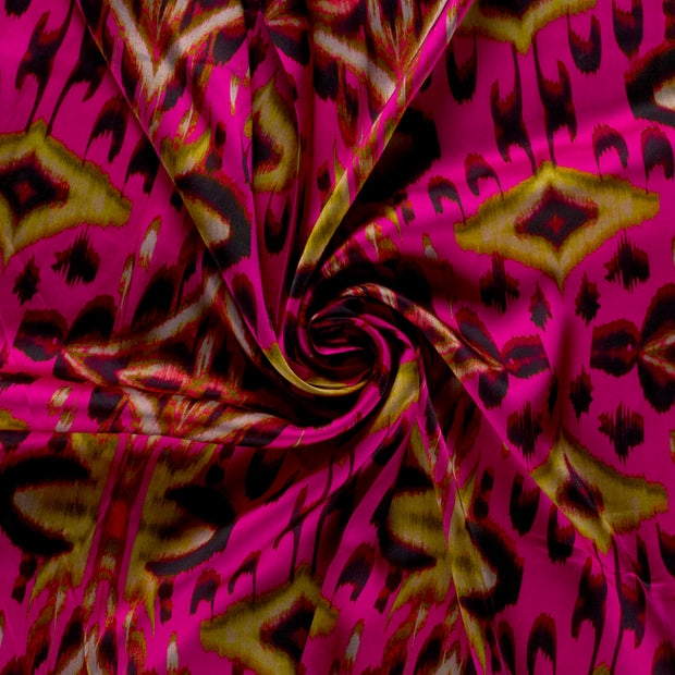 Viscosa Satén tela Fucsia estampado 