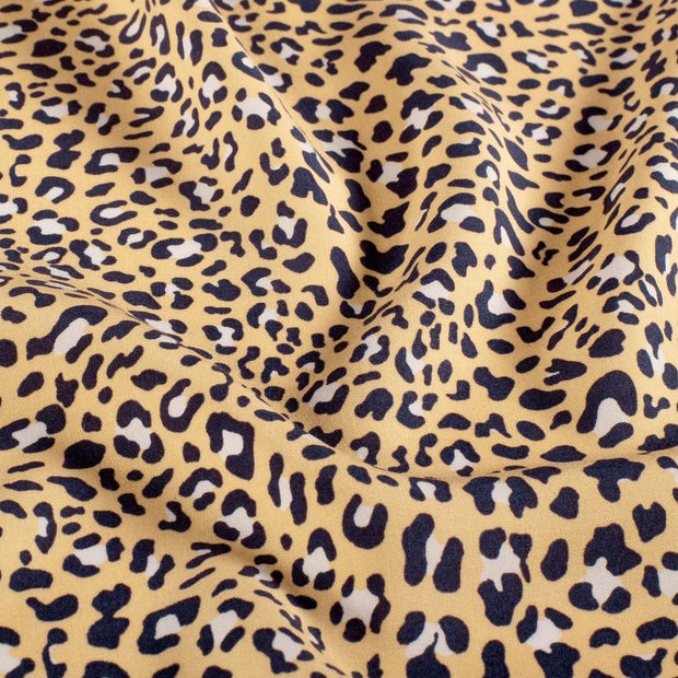 Viscose Poplin fabric Leopards Salmon