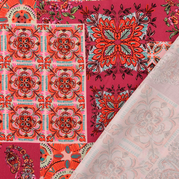 Viscose Twill stof Licht roze digitaal bedrukt 