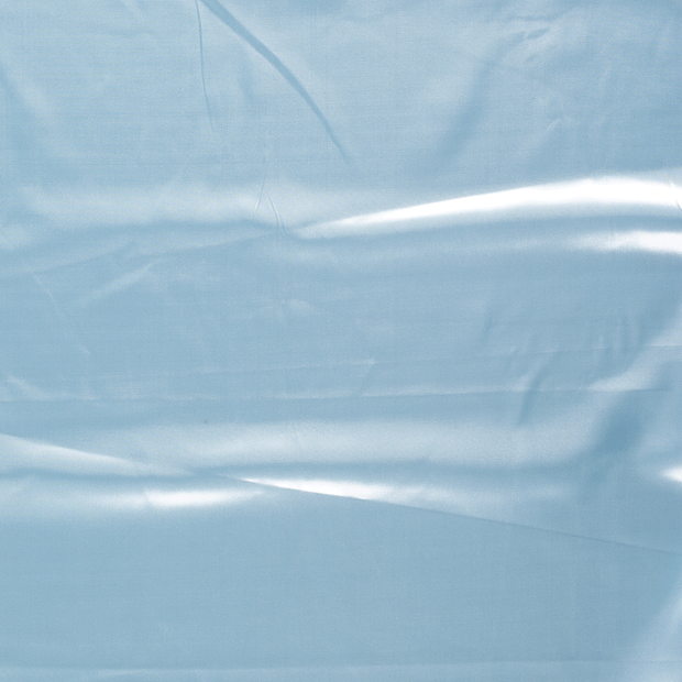 Satin tissu Bleu bébé scintillant 